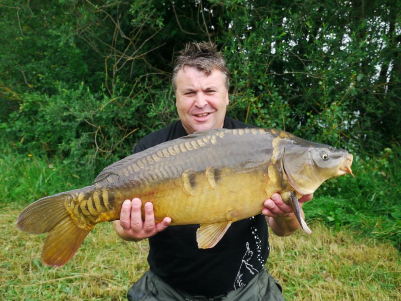 Gary with a 21lb mirror