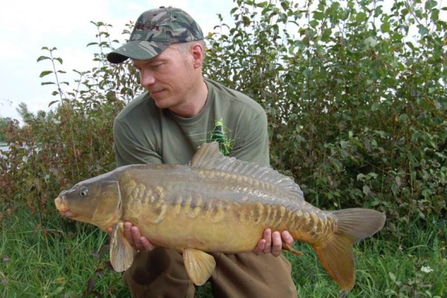 An angry mirror on the bank