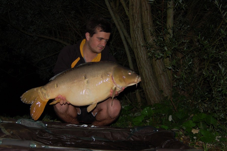 Joe with a 32.00lb Mirror