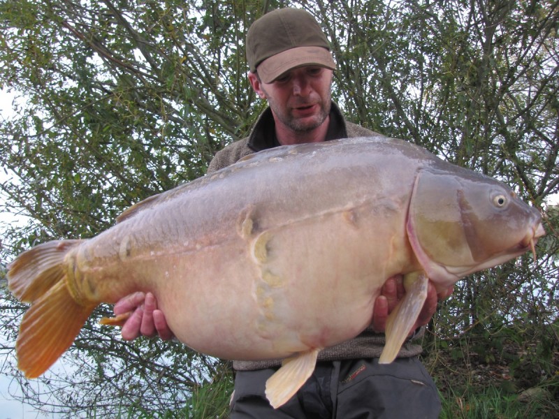Dave with 'The Harrier' 38lb 8oz