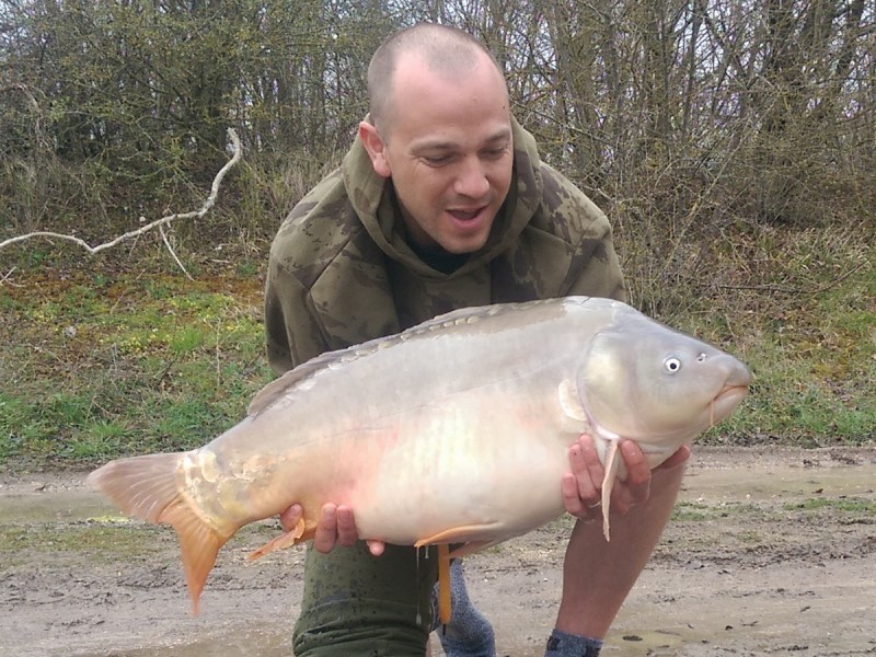 mat with a 26lbs mirror
