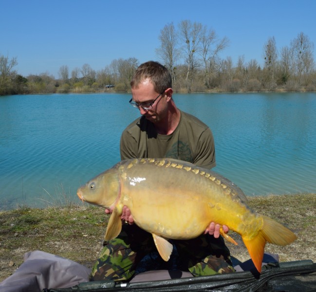 mark with a 37.8lb mirror