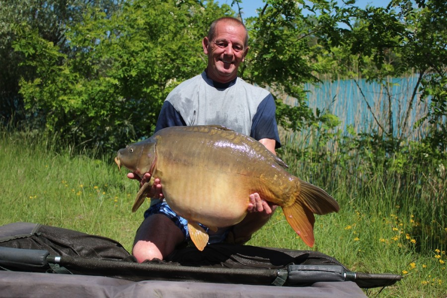 Steve with a 36lbs mirror