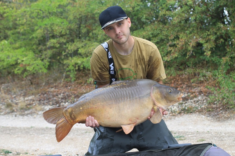 Scott with a 33lbs mirror