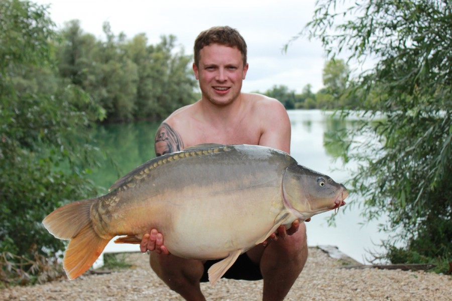 Ronnie and a 38lbs mirror