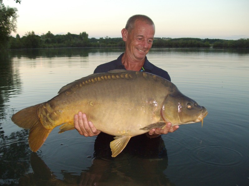 Steve with a 31lbs mirror