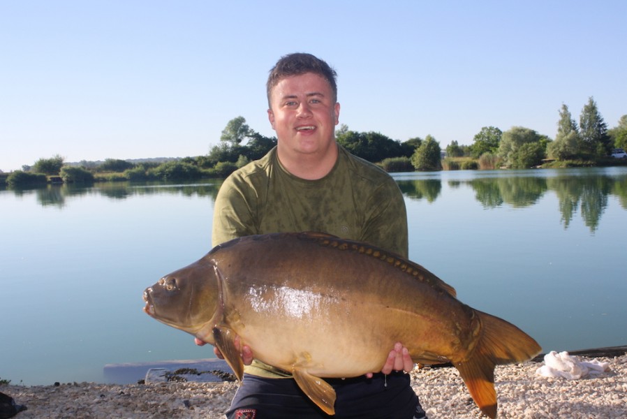 Jordan with a 39lb 8oz mirror