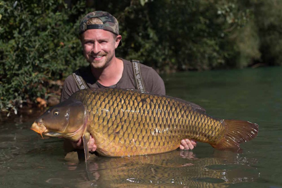 Chris with Mable at 42lb 3oz