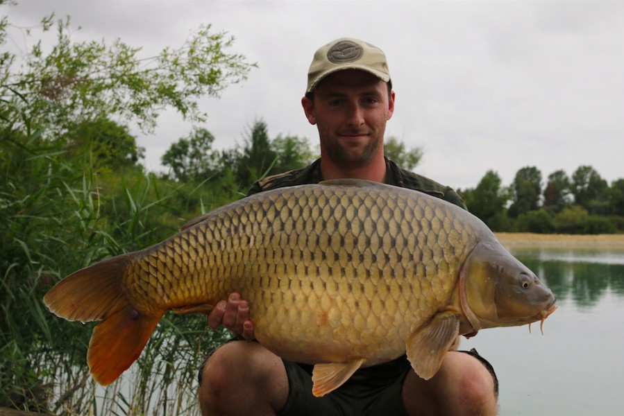 Scott with Elliott's Common @ 38lb common from the New Beach