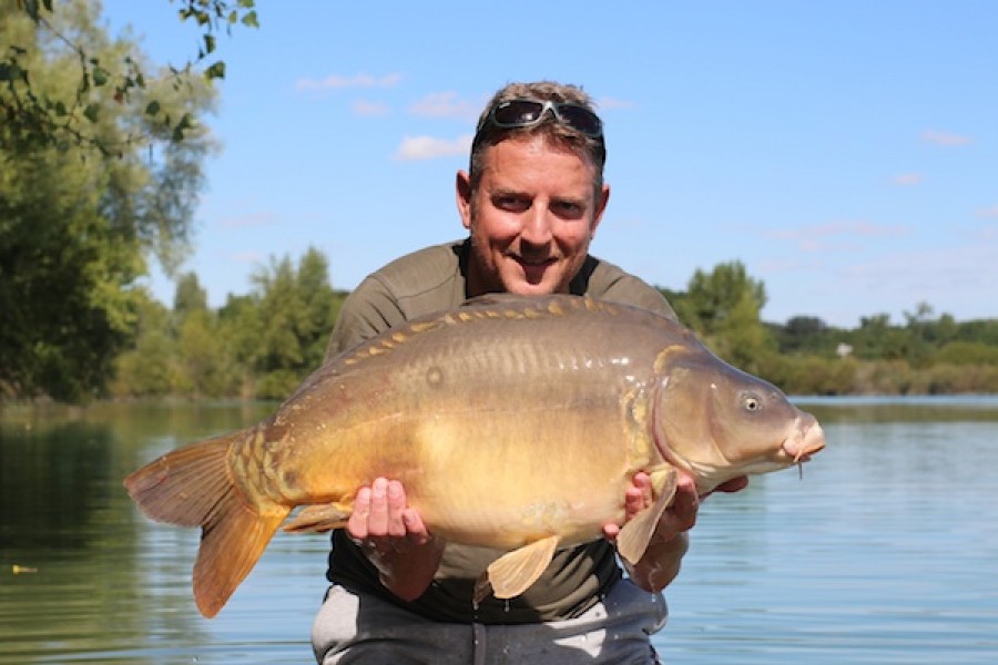 Phil on a roll in Tea 1