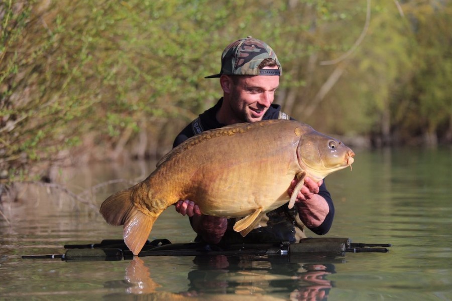 Kevin Diederen with a 31lb Mirror from Tea Party 2