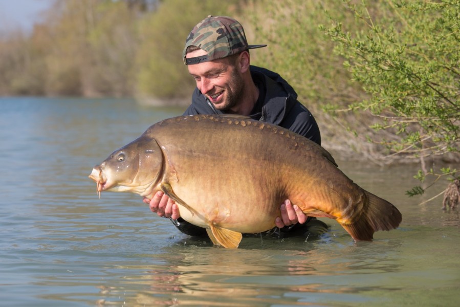 A beautiful early morning 42lb 8oz Mirror for Kevin Diederen from Tea Party 2
