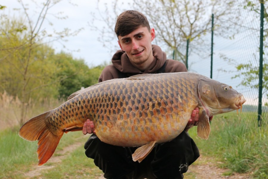 Billy Freame with the Wedge at 44lb 4oz from The Beach 25.4.17