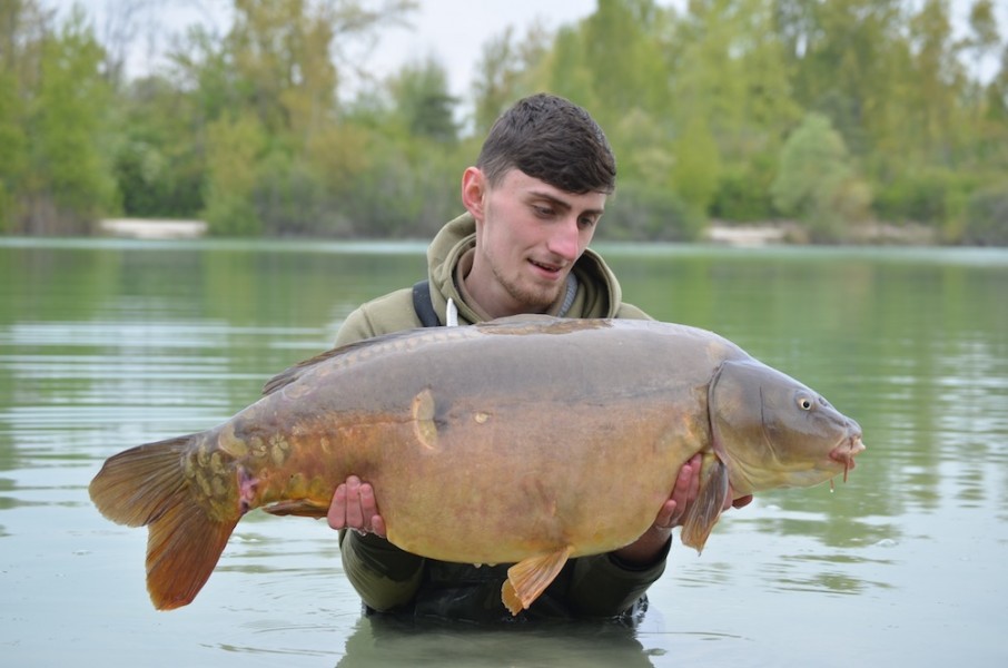 Billy Freame with his second forty at 41lb 4oz from The Beach 25.4.17