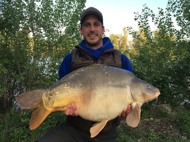Uwe with a 45lb mirror from Tea Party 1