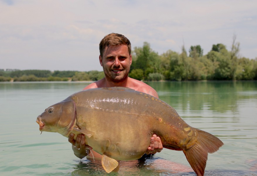 Brad Foulkes fished a couple of nights from Dunkerque at landed Frankie at 48lb 1.7.17