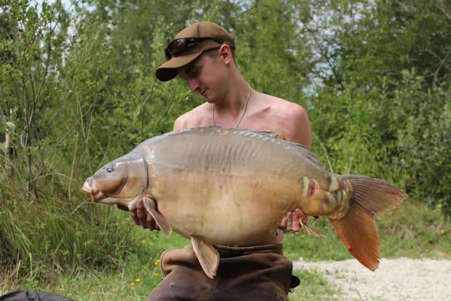 Rain Layzell with Chuzzlewit at 43lb10oz from the Poo 29.7.17