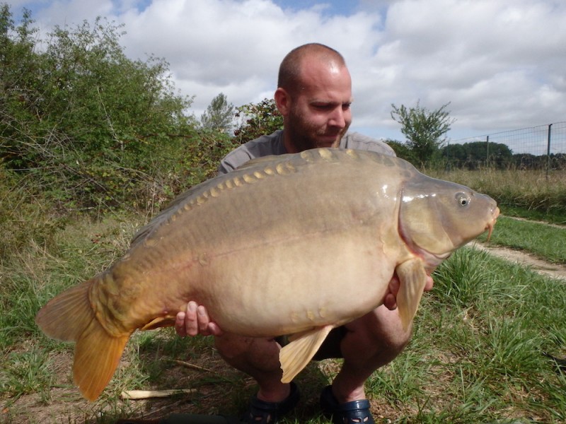 Raymond van Ee with a 36lb Mirror from Double boards 29.7.17