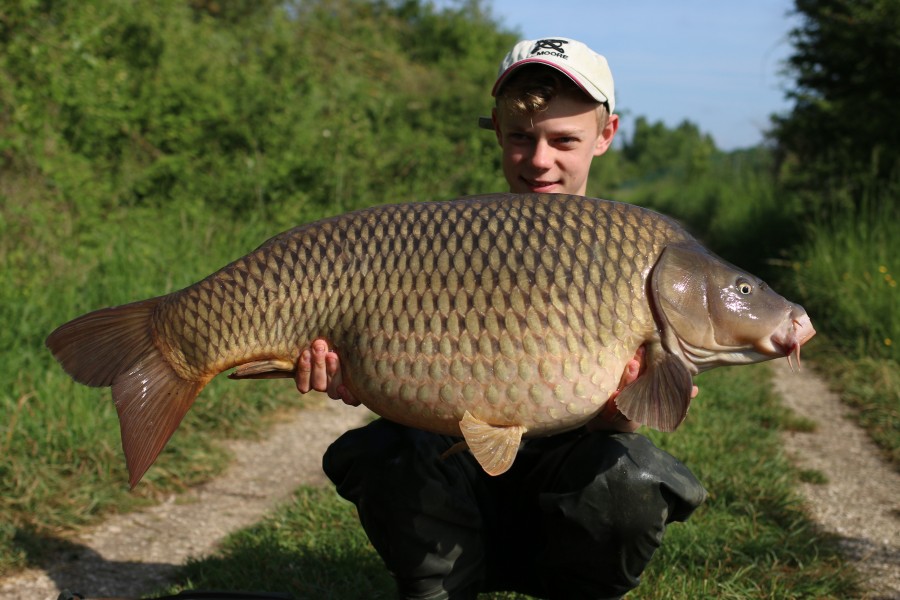 Harry With Smudge at 33lb Turtles Corner 25.5.2019