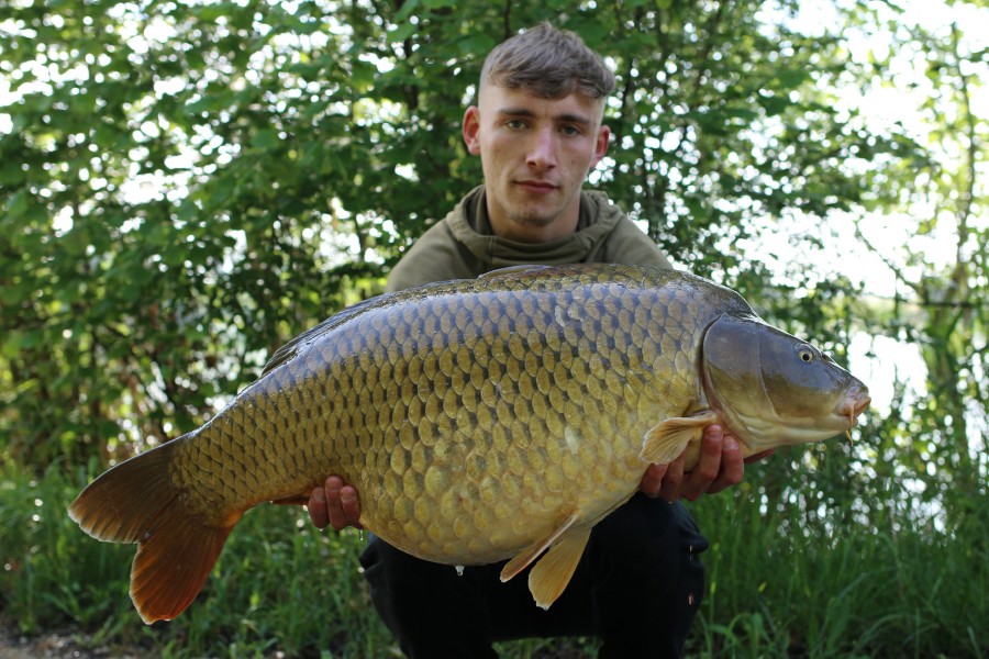 miles with Minky at 35lb 8oz Decoy 25.5.2019