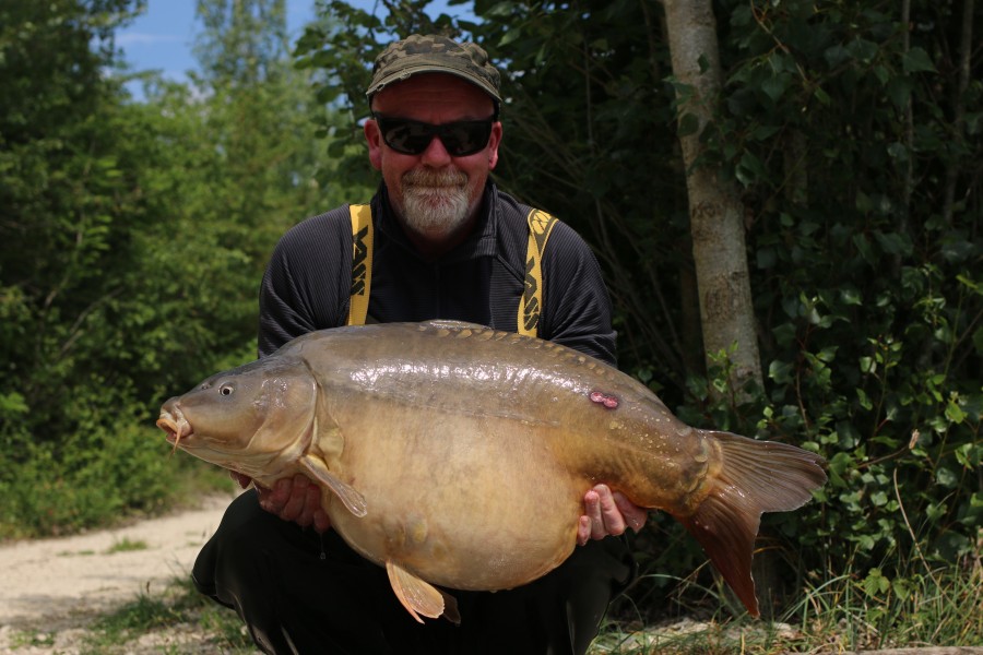 Richard wood with Ringo at 36lb 8oz 01.06.2019