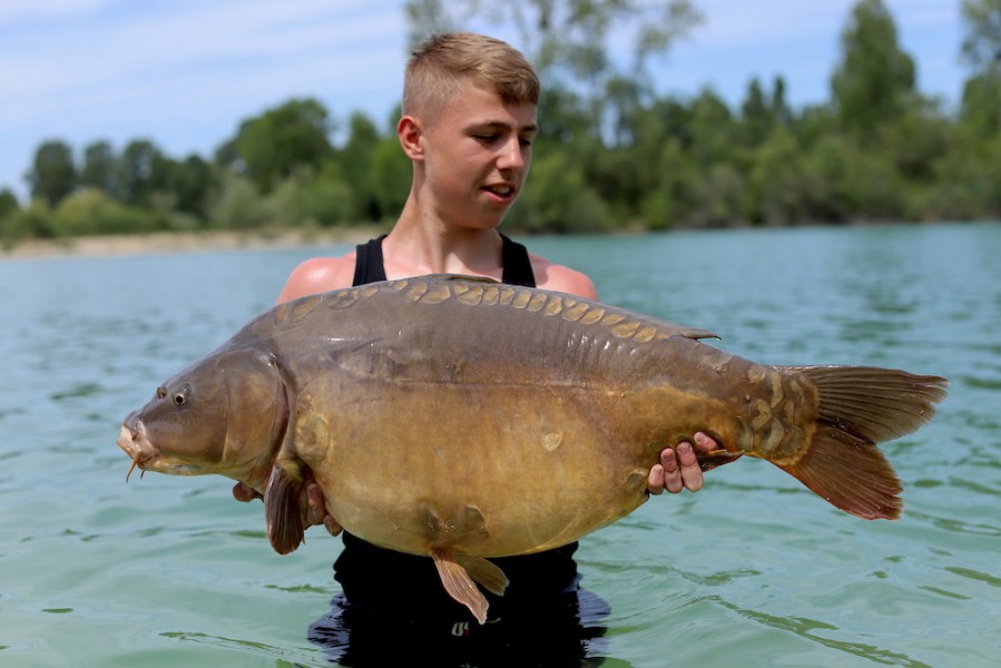 Dylan King, 37lb 8oz, Beach, 29.6.19