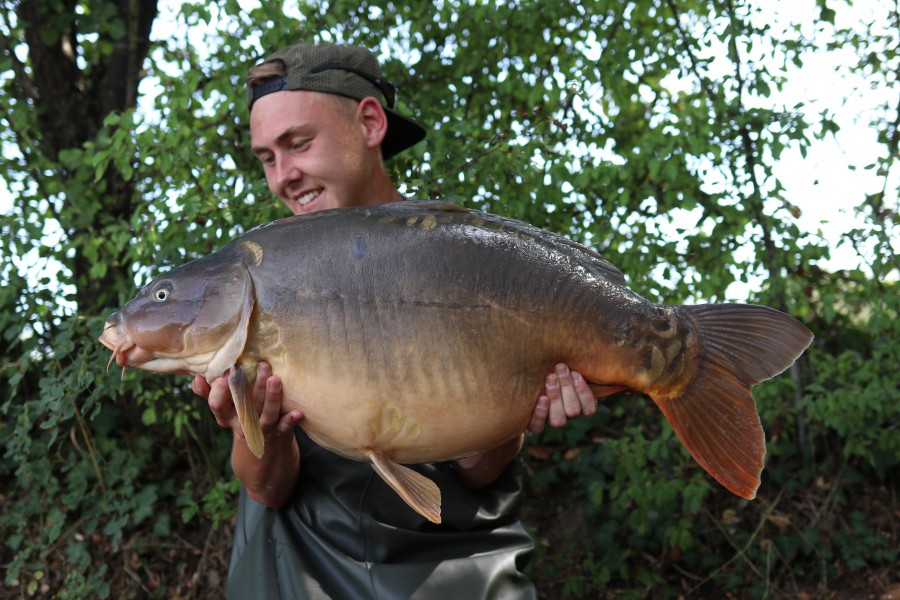 Joe Reed with Lazy's Mirror at 36lb 4oz from The Beach 17/8/2019