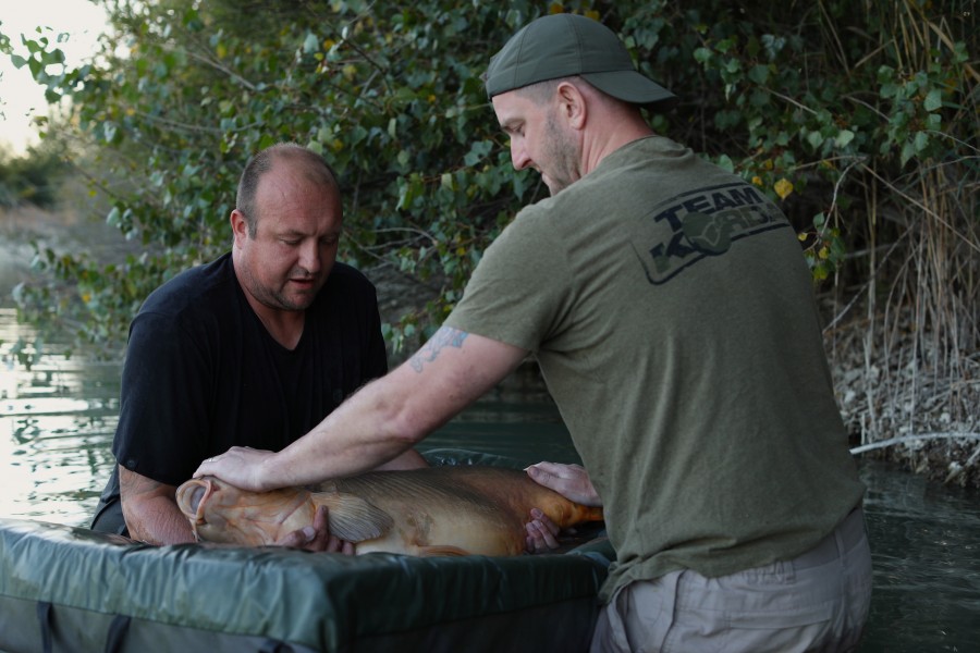 Always nice to have mates on hand to help with the captures and share the buzz!