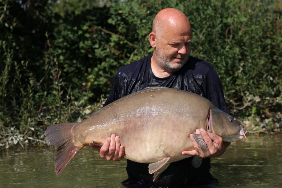 Steve in Tea Party 1 with Dylan at 43lb.......