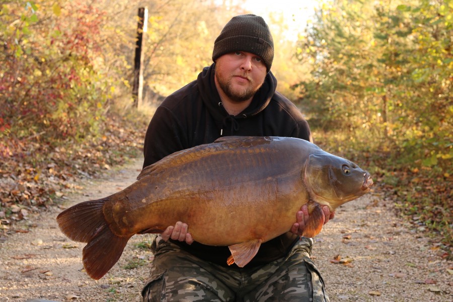 Alex Leslie with "Cracker" at 43lb on the nose.