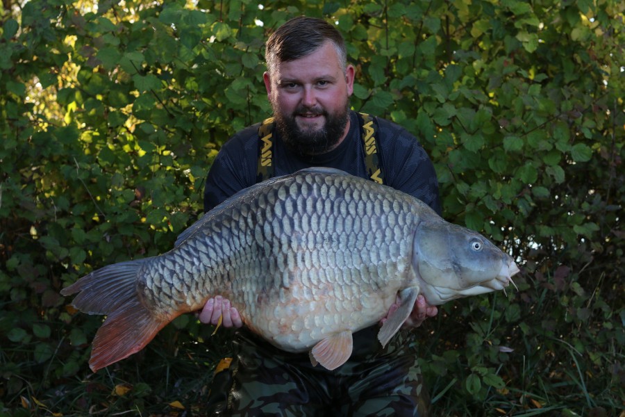 Anthony Bennett with "Mr Massive" at 45lb.