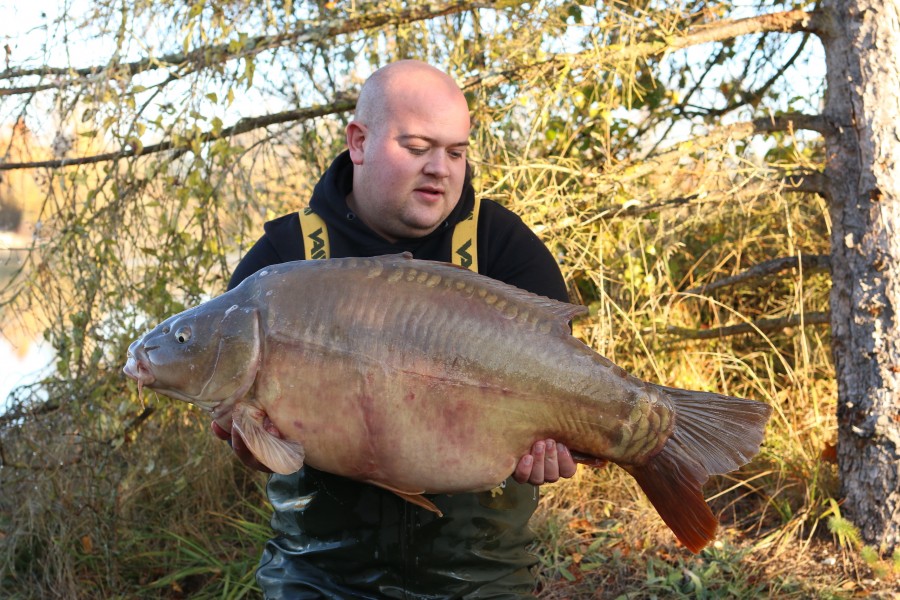 Darren AKA Daz Watkins with "O.G" at 38lb.