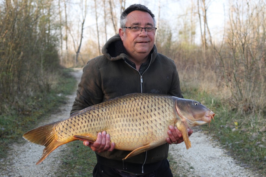 Last knockings sees Pete land a 29lb common...