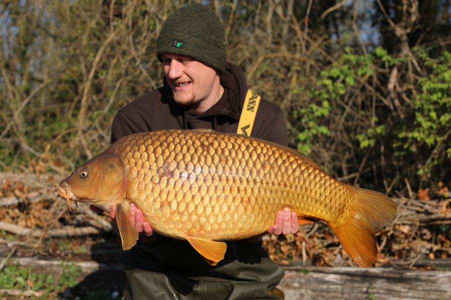 Karl kept the bites coming in both swims he fished this week!