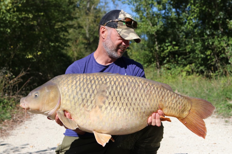Andy with The Submarine 39lb9oz