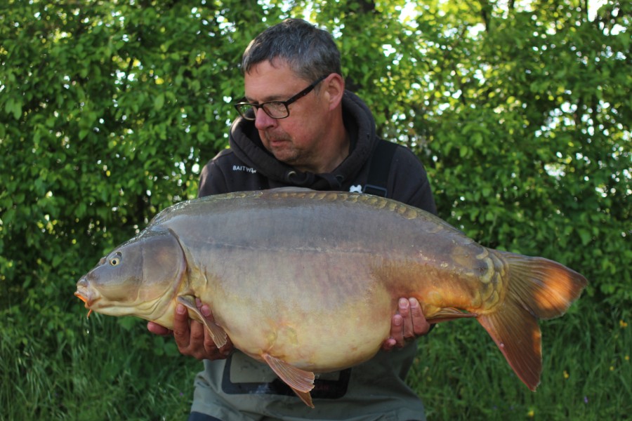 Jon with Samo's at 48lb