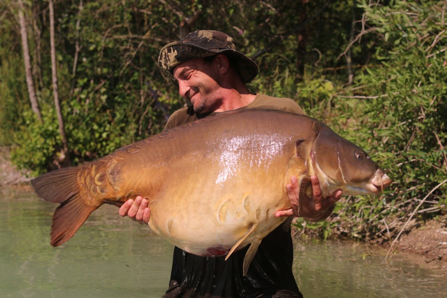 Dean Bradley with The Reincarnated from Brambles 63lb 8oz