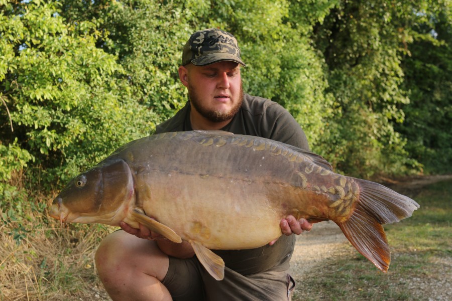 Kyle Potts with Sausage at 41lb 7oz