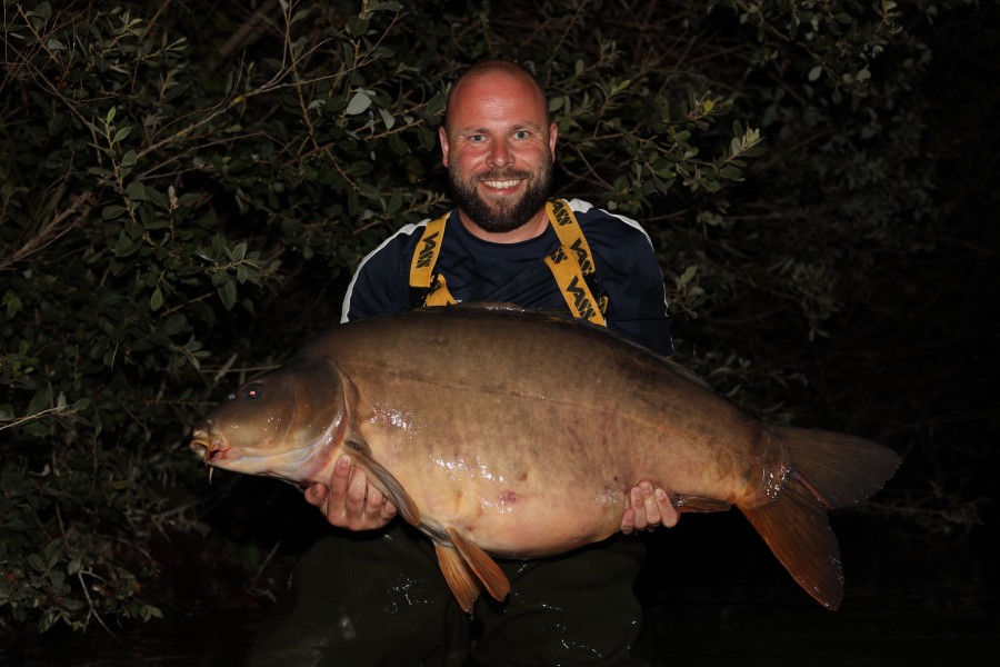 Matt with Diamond Geezer at 53lb 10oz
