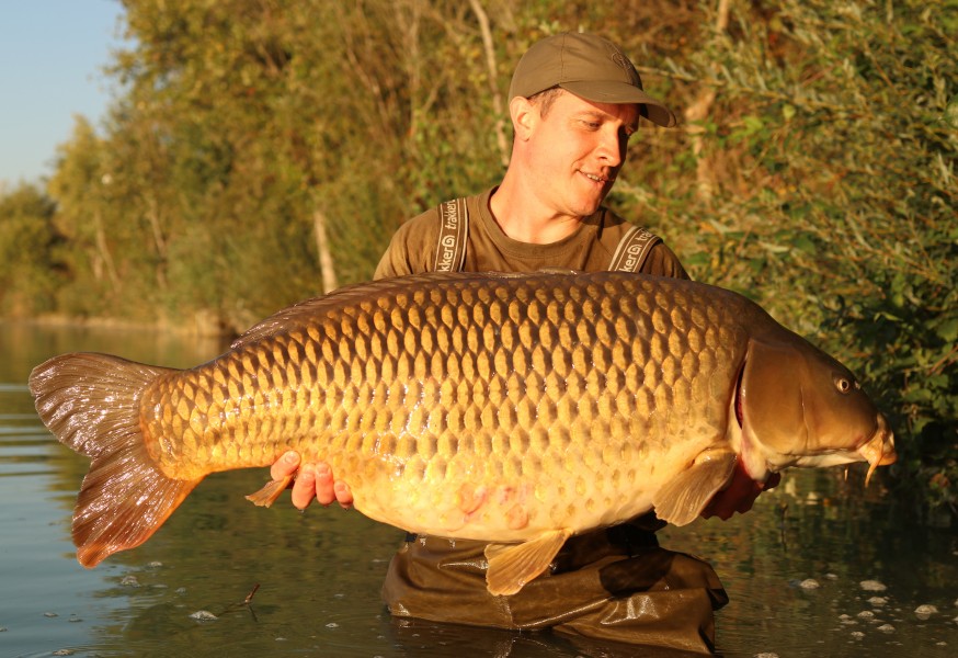 Harry Dean with Long Common at 51lb 12oz