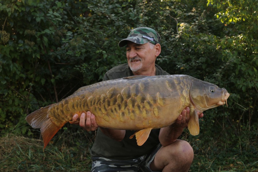 Kiki with Bobby from The Poo weighing 27lb 8oz.