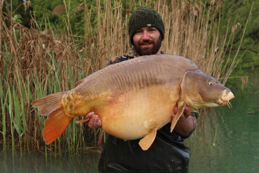 Joe with Boilie Head at 49lb 8oz