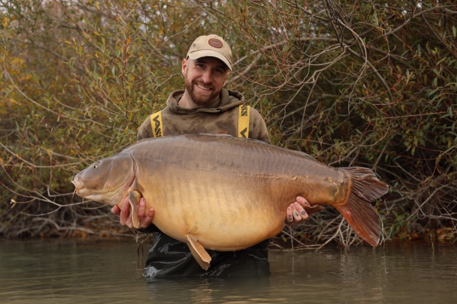 Josh Cook with King of the Pond, Hanson 70lb 4oz