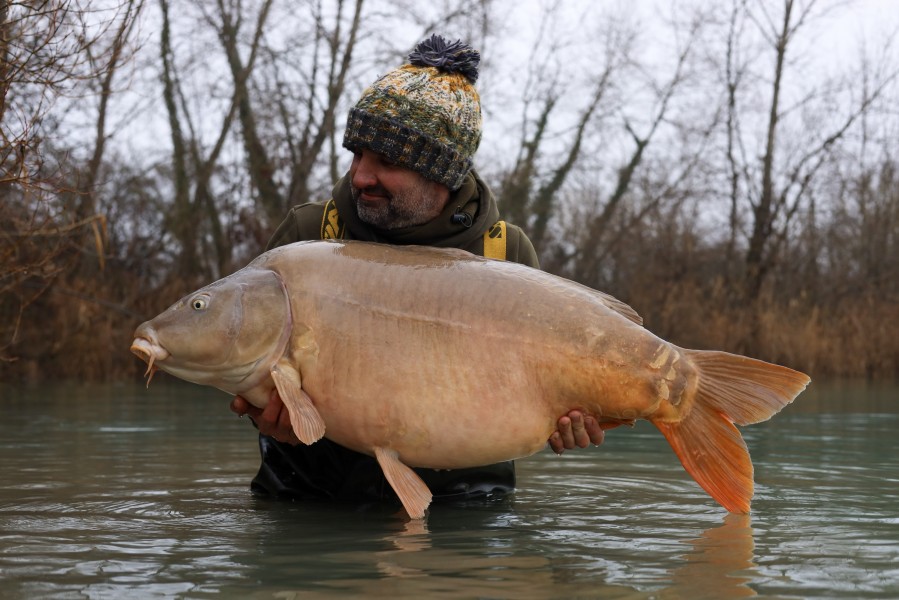 Neil Jones in Bacherliers with Fosters, 67lb 8oz
